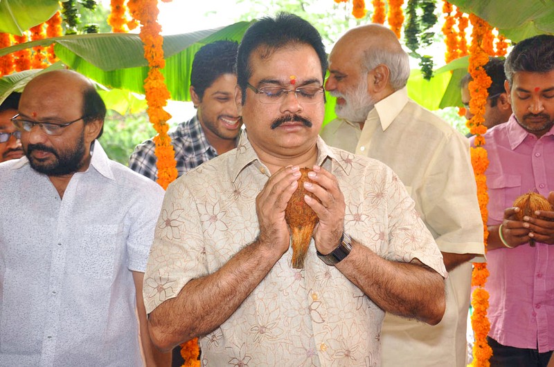 Allu Arjun and Ileana New Movie launch Event hd photo