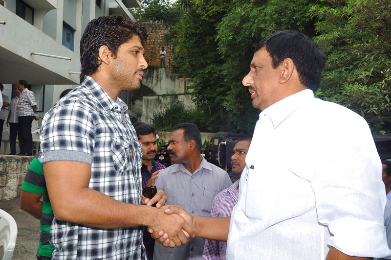 Allu Arjun and Ileana New Movie launch Event hd photo