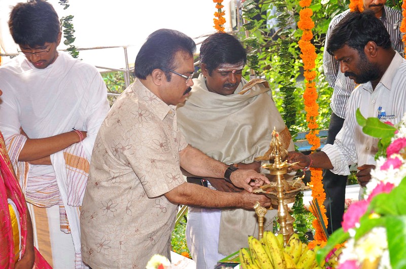 Allu Arjun and Ileana New Movie launch Event hd photo