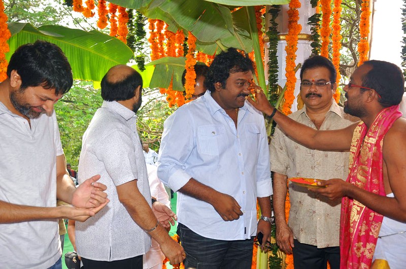 Allu Arjun and Ileana New Movie launch Event hd photo