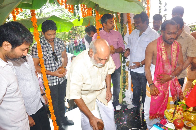 Allu Arjun and Ileana New Movie launch Event hd photo