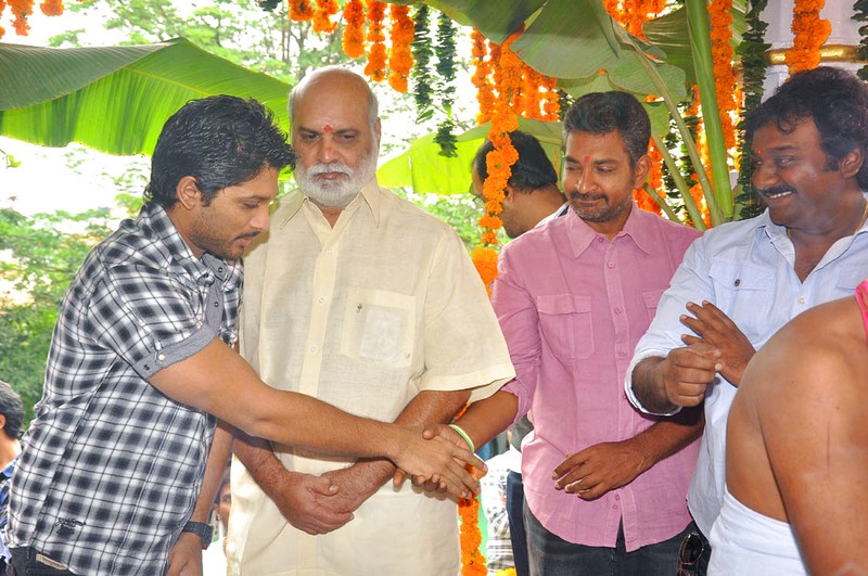 Allu Arjun and Ileana New Movie launch Event hd photo