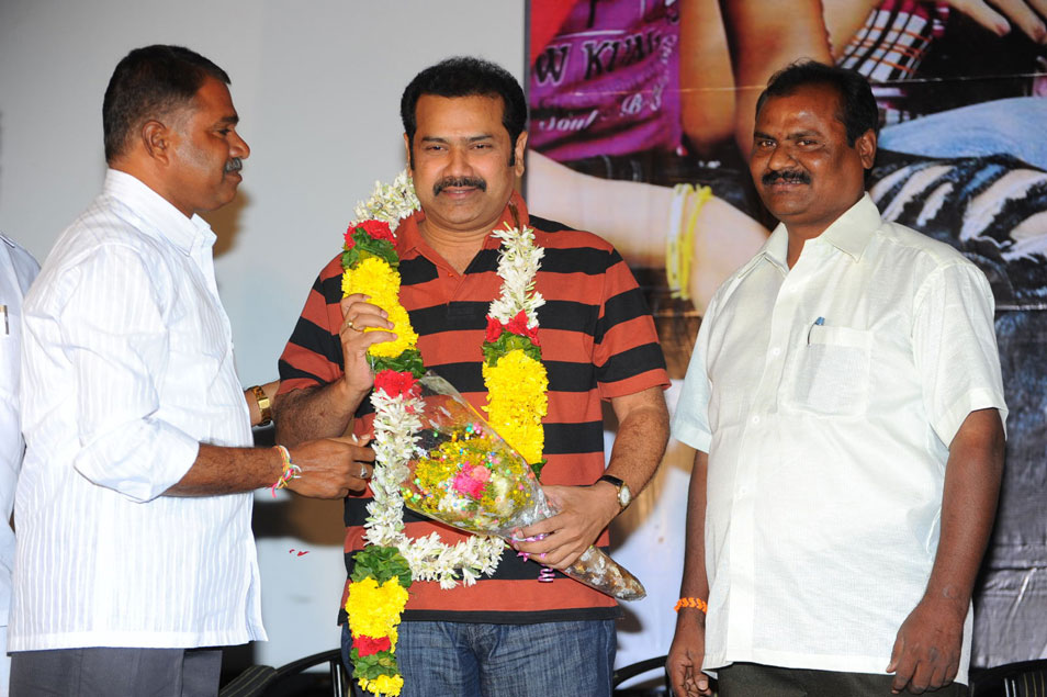 Nuvvila Abhinandhana Satkara Sabha Event hd photo