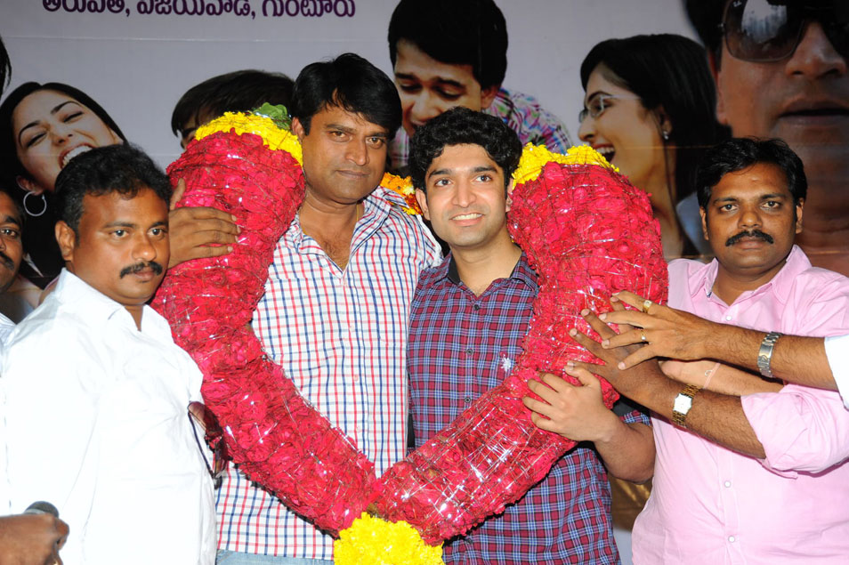 Nuvvila Abhinandhana Satkara Sabha Event hd photo