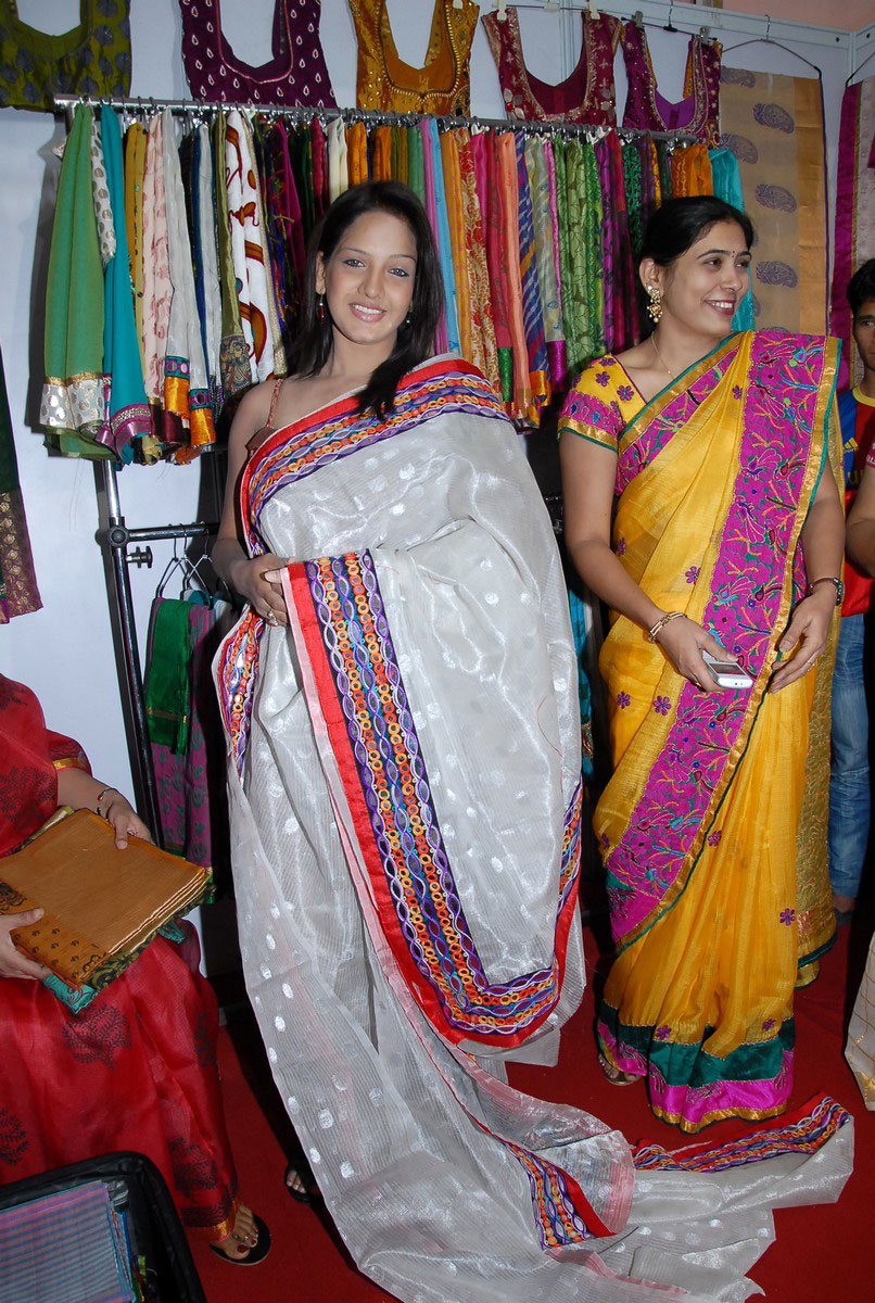 Nisha Agarwal At Parinaya Wedding Fair Exhibition Event hd photo