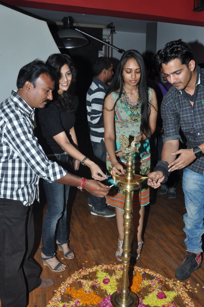Nishanthi Launches Enr Fashion Studio Event hd photo