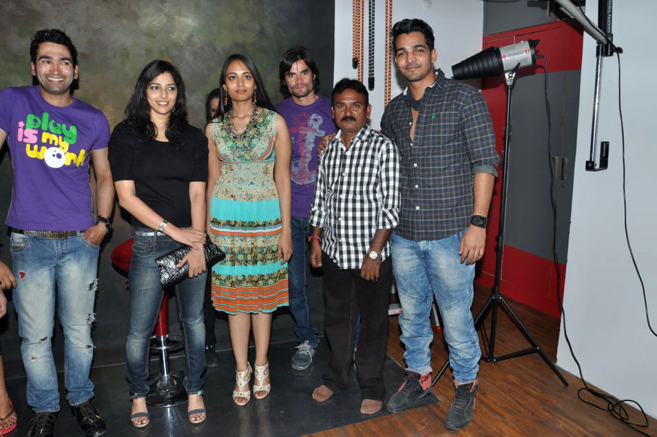 Nishanthi Launches Enr Fashion Studio Event hd photo
