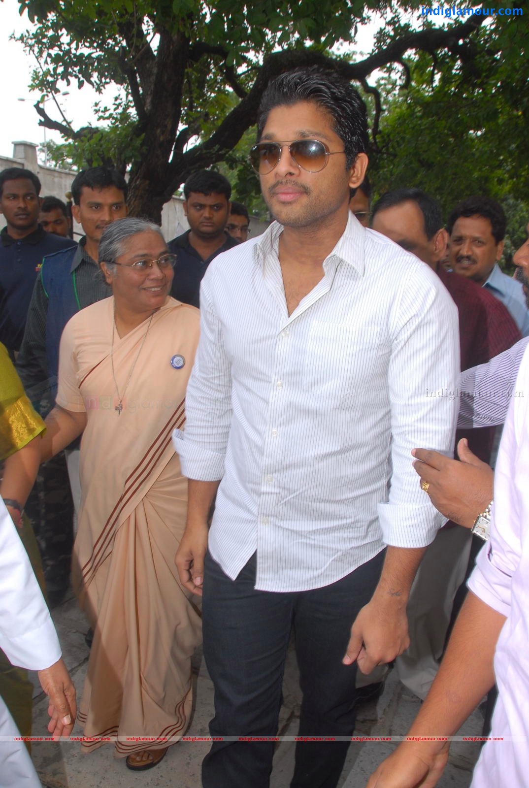 Allu Arjun promotes Anti Child Labour Event hd photo