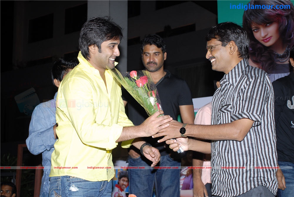 Madatha Kaja Audio Event hd photo