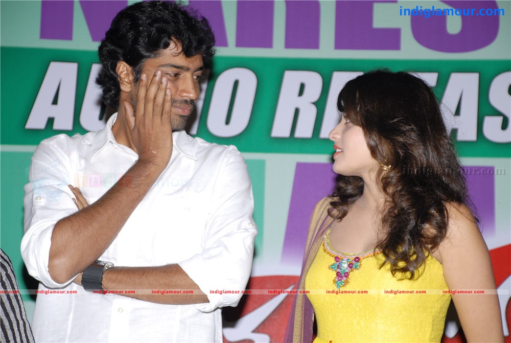 Madatha Kaja Audio Event hd photo