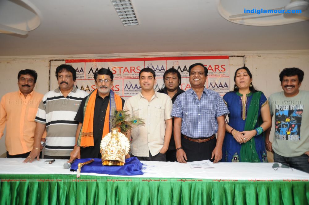 Auction Of NTR Flute and Crown Of Brindavanam Movie Event hd photo