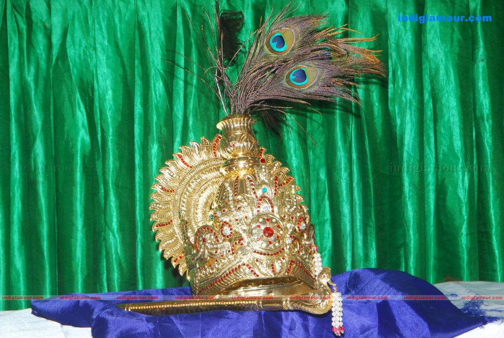 Auction Of NTR Flute and Crown Of Brindavanam Movie Event hd photo