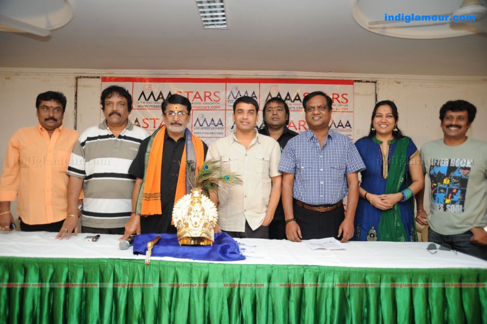 Auction Of NTR Flute and Crown Of Brindavanam Movie Event hd photo