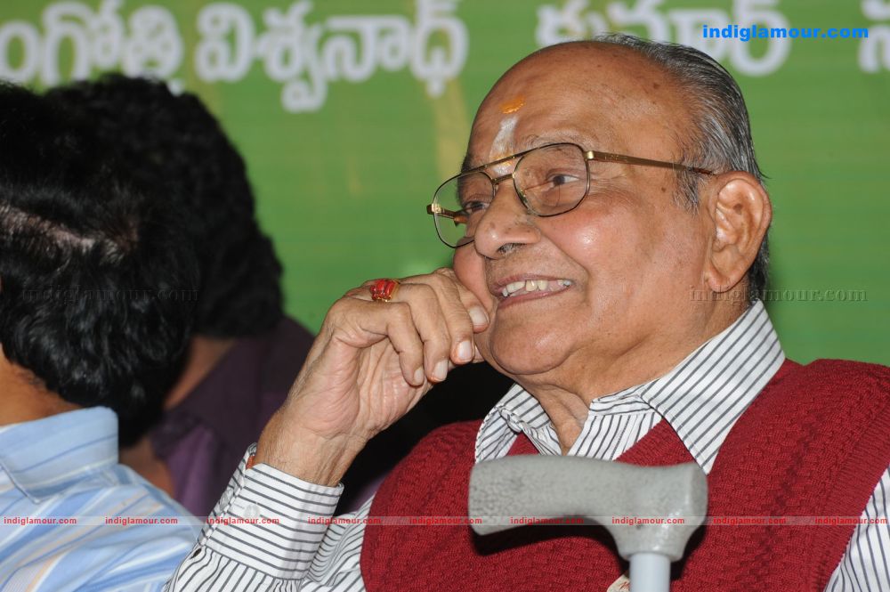 Manchivaadu Audio release Event hd photo