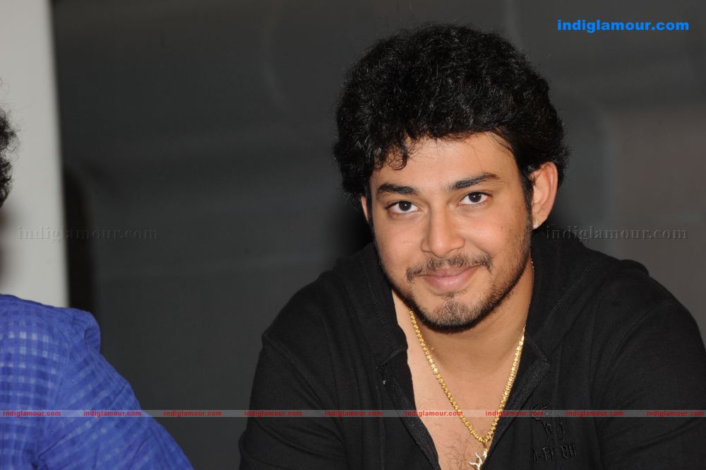 Manchivaadu Audio release Event hd photo