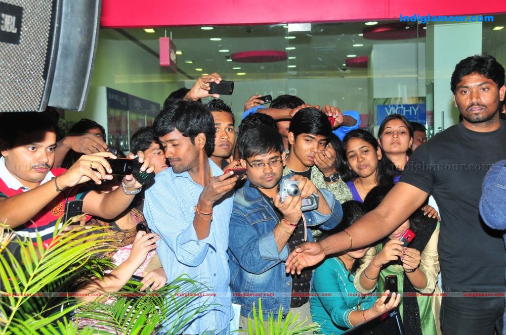 Anaganaga O Dheerudu Pressmeet Event hd photo