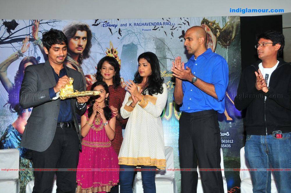 Anaganaga O Dheerudu Pressmeet Event hd photo
