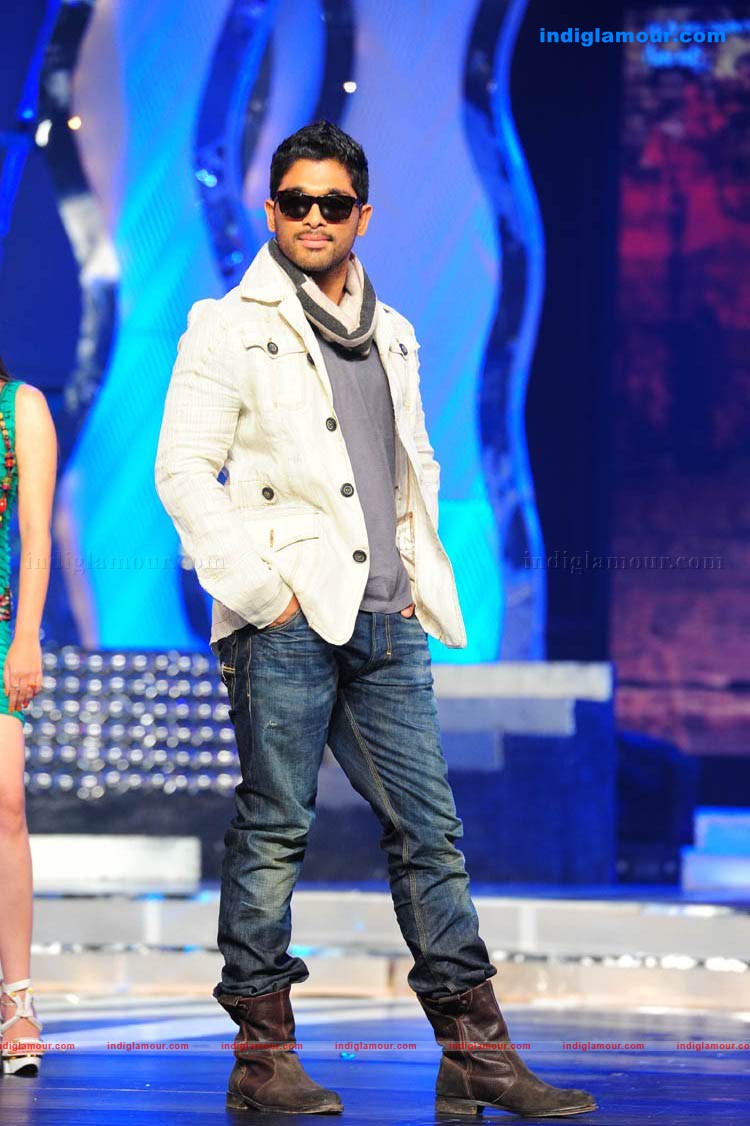 Lux Sandal Cinema Awards 2011 Event hd photo