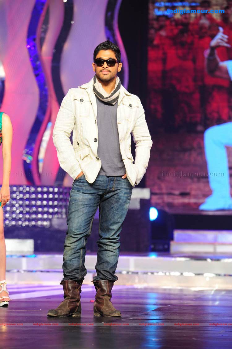 Lux Sandal Cinema Awards 2011 Event hd photo
