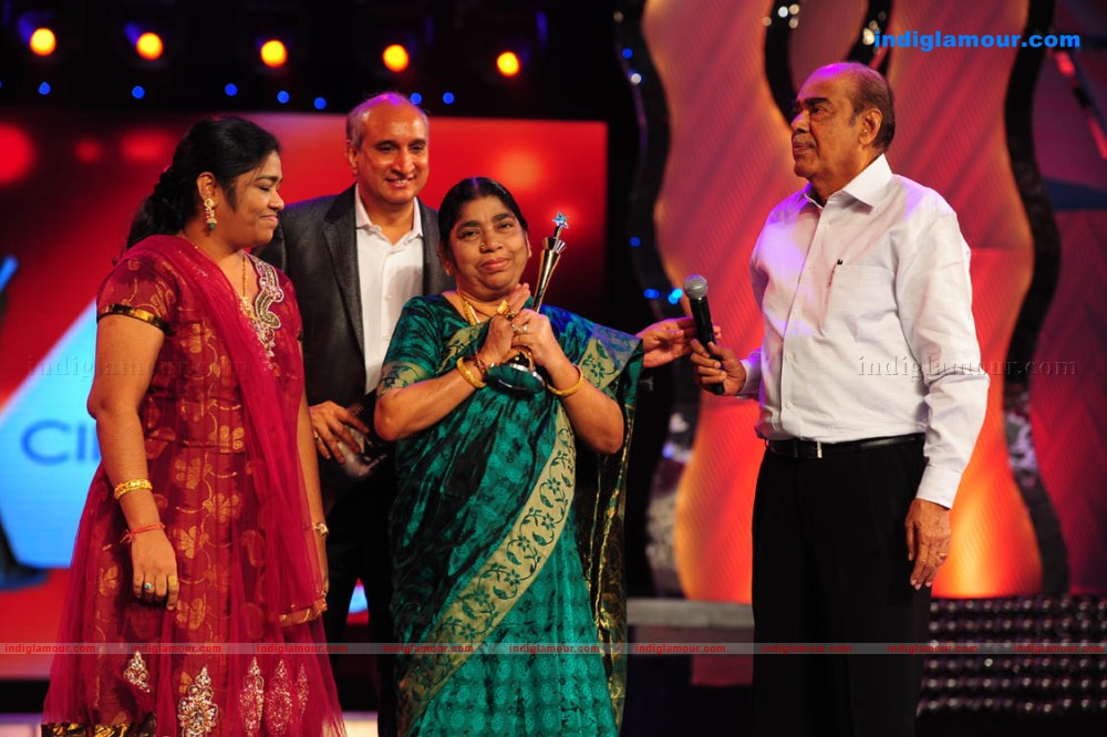 Lux Sandal Cinema Awards 2011 Event hd photo