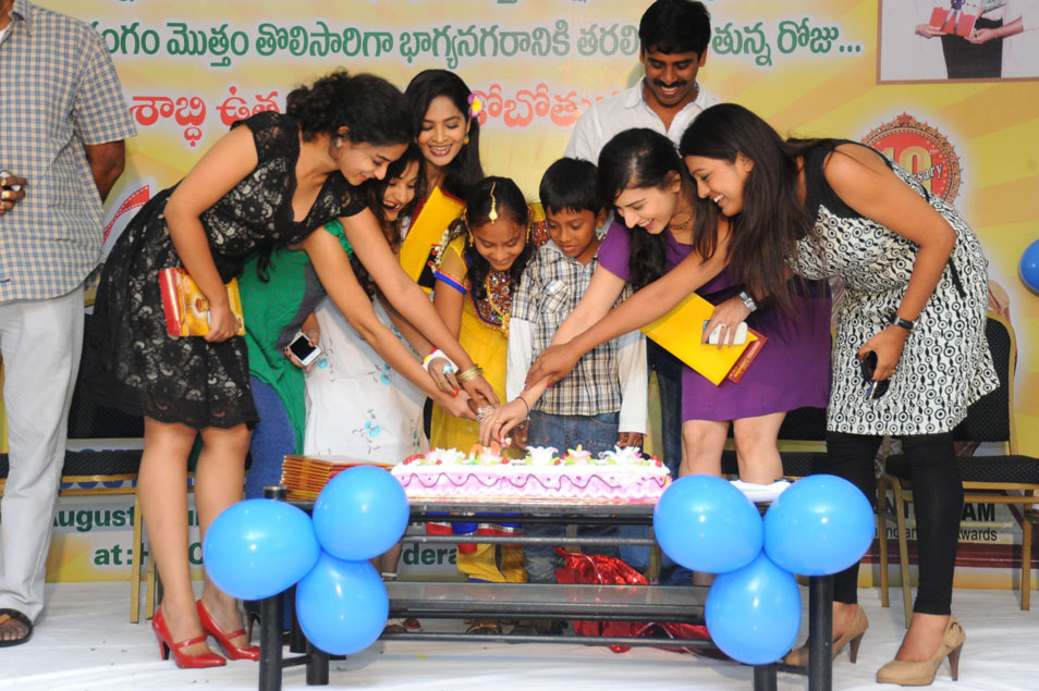Santosham 10th Anniversary Broucher launch Event hd photo