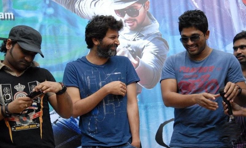 Julayi team at TKR College Stills Event hd photo