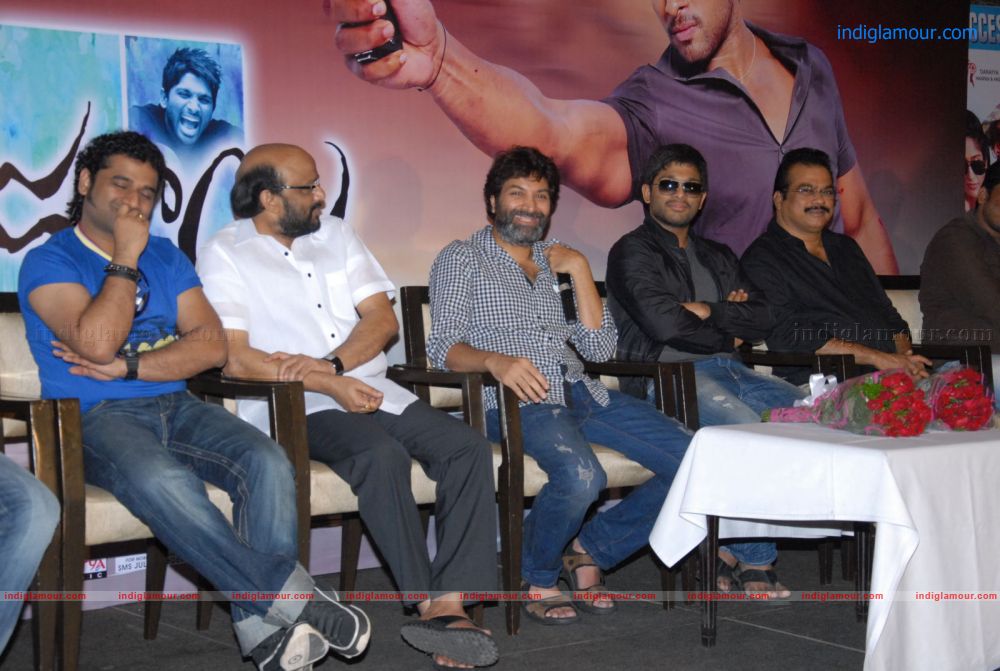 Julayi Movie Success Meet Event hd photo