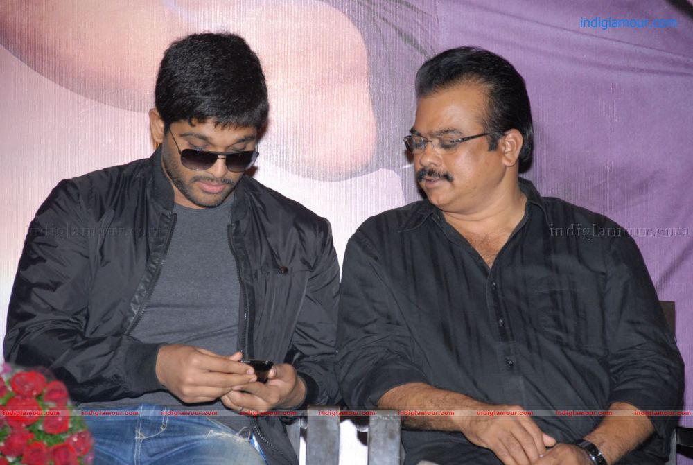Julayi Movie Success Meet Event hd photo