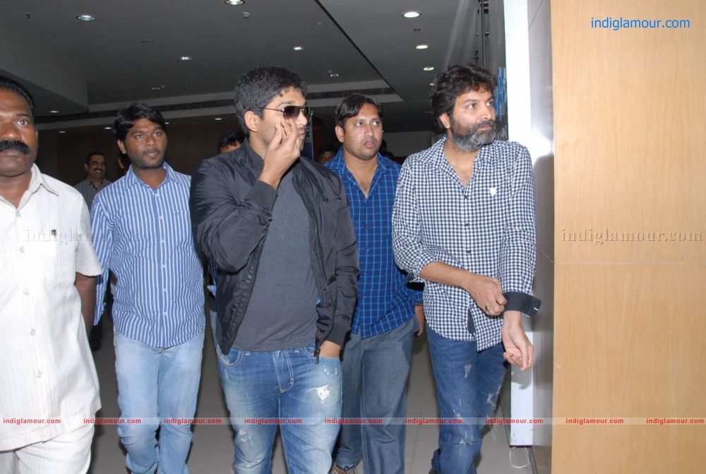 Julayi Movie Success Meet Event hd photo