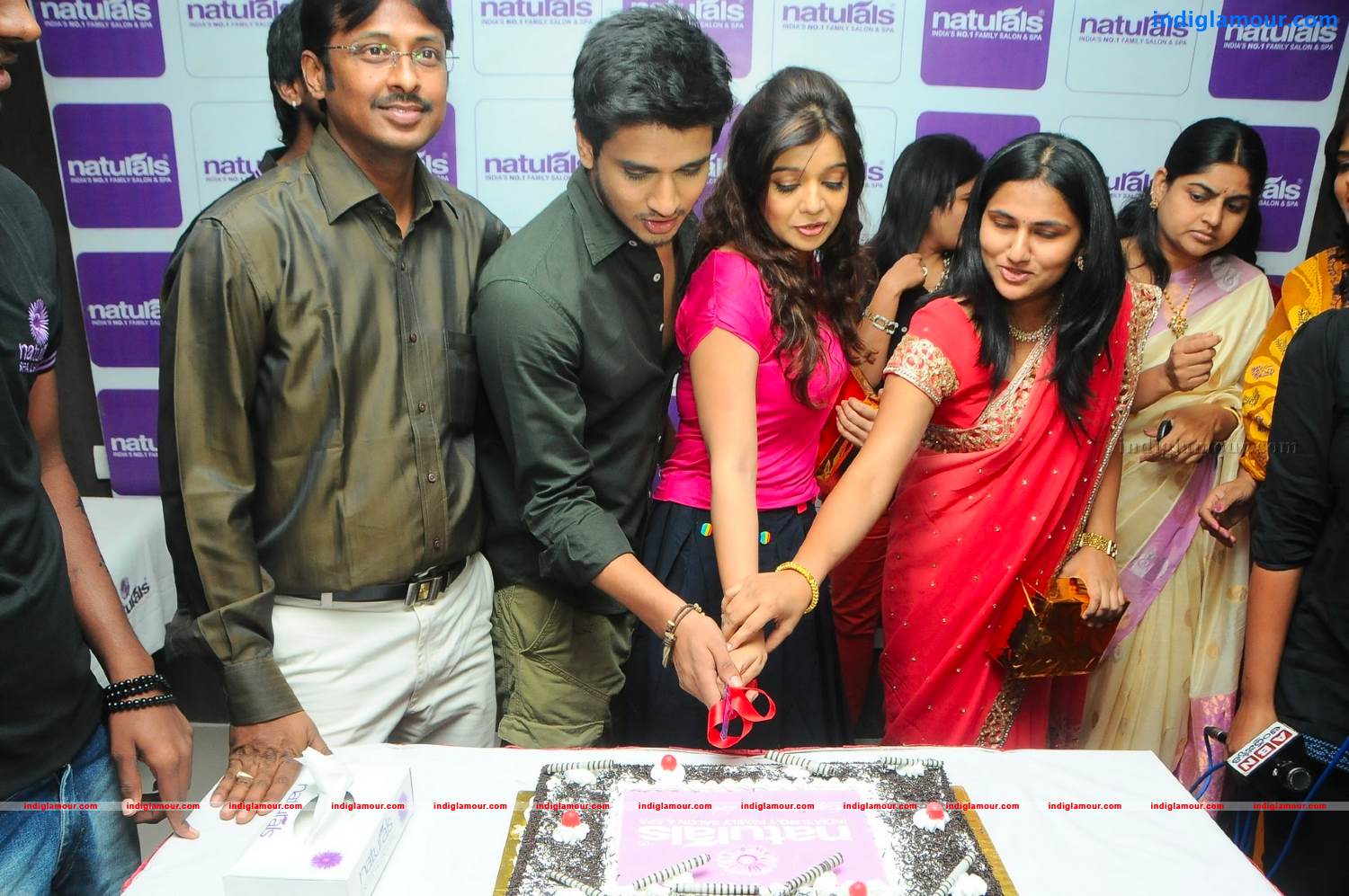 Naturals Family Salon n Spa Launch Event hd photo