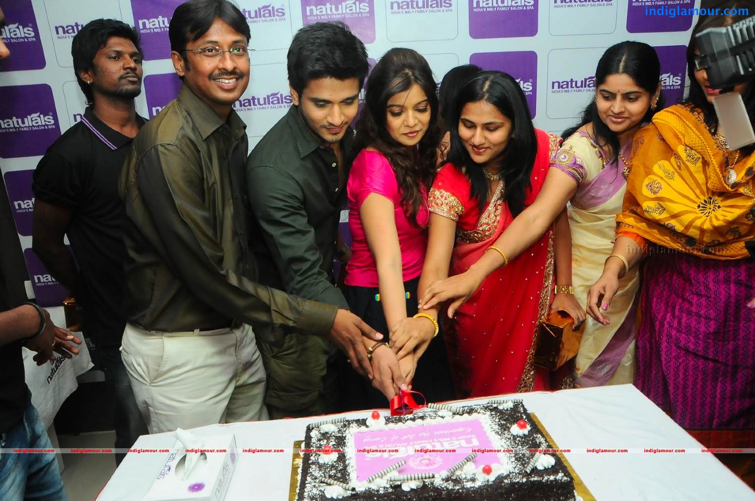 Naturals Family Salon n Spa Launch Event hd photo