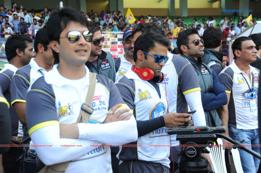 Kerala Strikers vs Mumbai Heroes stills Event hd photo