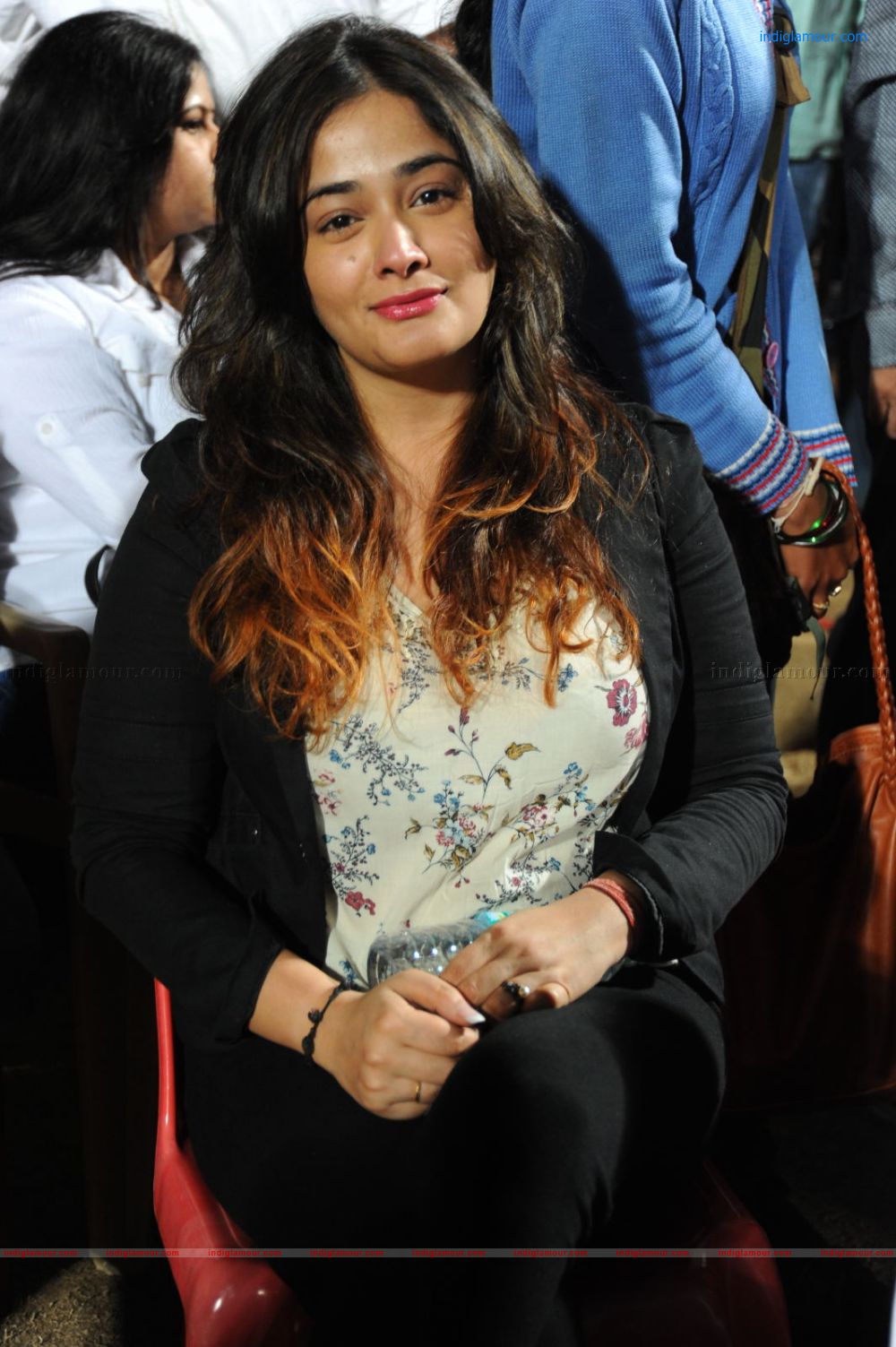Karnataka Bulldozers Vs Mumbai Heroes Event hd photo