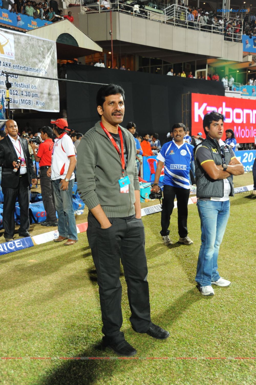 Karnataka Bulldozers Vs Mumbai Heroes Event hd photo