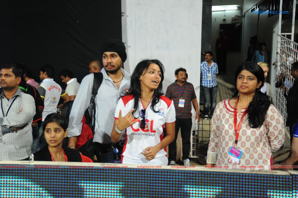 Karnataka Bulldozers Vs Mumbai Heroes Event hd photo