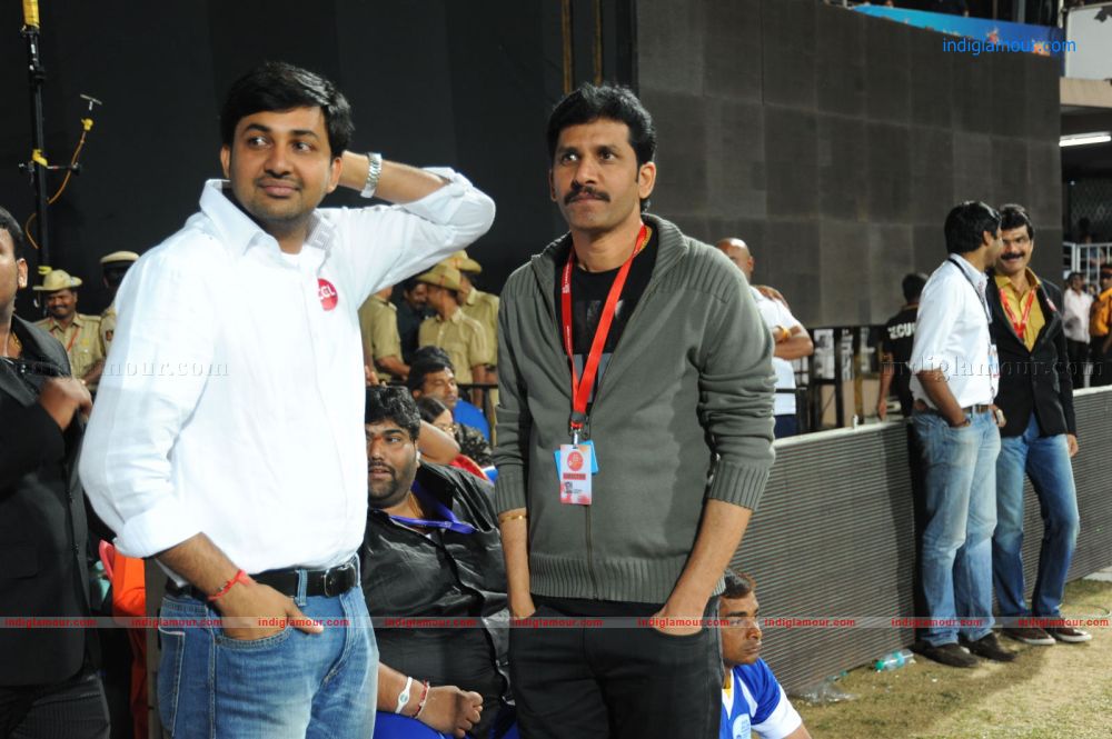 Karnataka Bulldozers Vs Mumbai Heroes Event hd photo