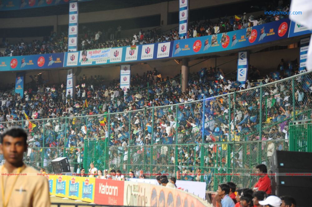 Karnataka Bulldozers Vs Mumbai Heroes Event hd photo