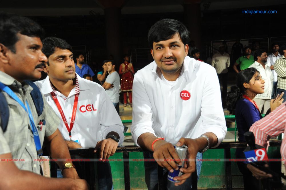 Karnataka Bulldozers Vs Mumbai Heroes Event hd photo