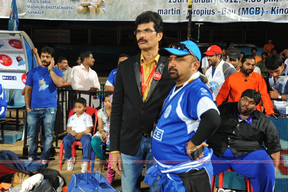 Karnataka Bulldozers Vs Mumbai Heroes Event hd photo