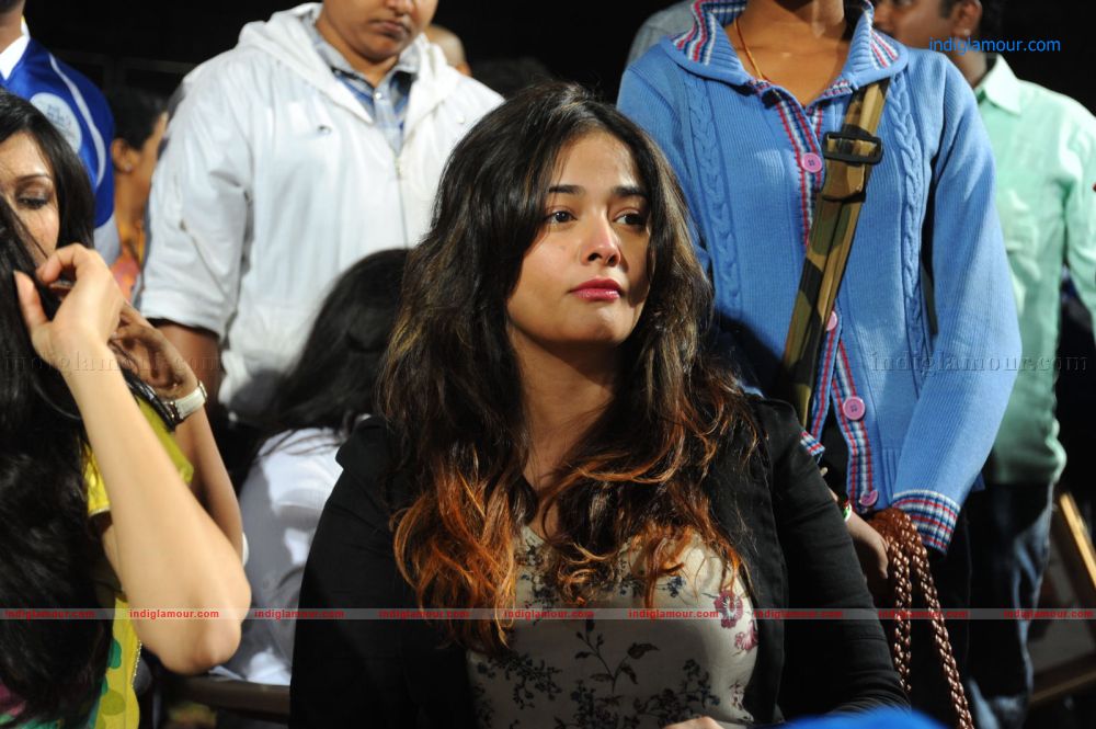 Karnataka Bulldozers Vs Mumbai Heroes Event hd photo