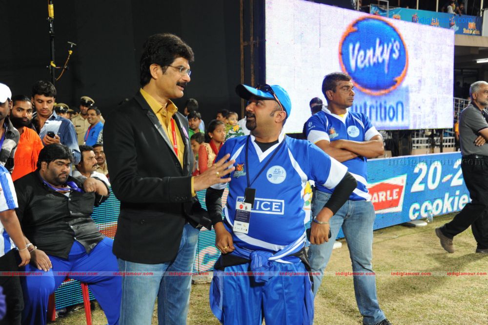 Karnataka Bulldozers Vs Mumbai Heroes Event hd photo