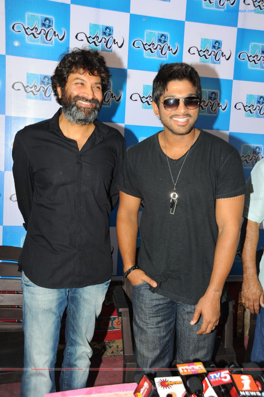 Julayi movie pressmeet Event hd photo