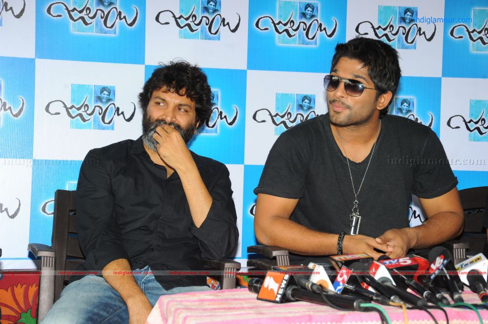 Julayi movie pressmeet Event hd photo