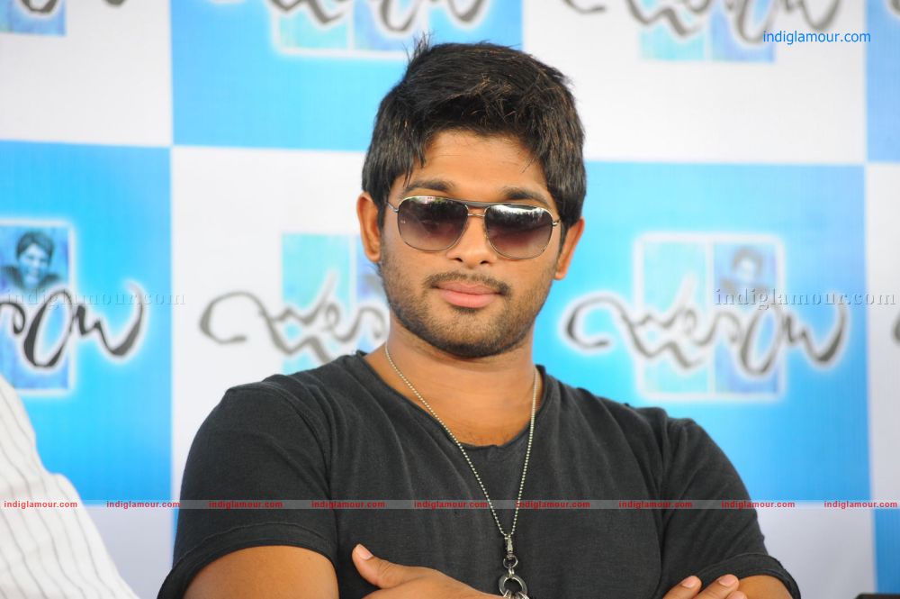 Julayi movie pressmeet Event hd photo