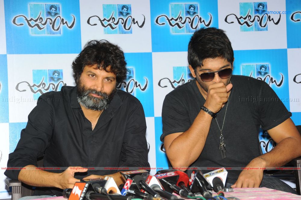 Julayi movie pressmeet Event hd photo