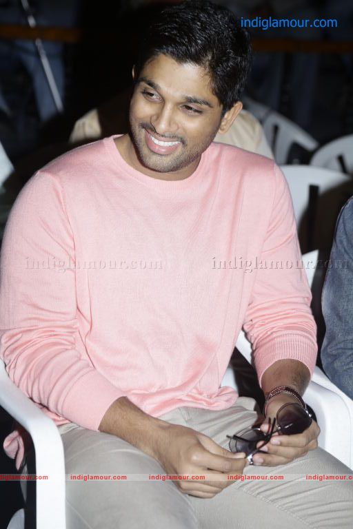 Julayi Pakado Pakado Song Release Event hd photo