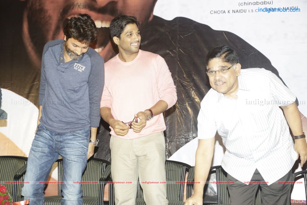 Julayi Pakado Pakado Song Release Event hd photo
