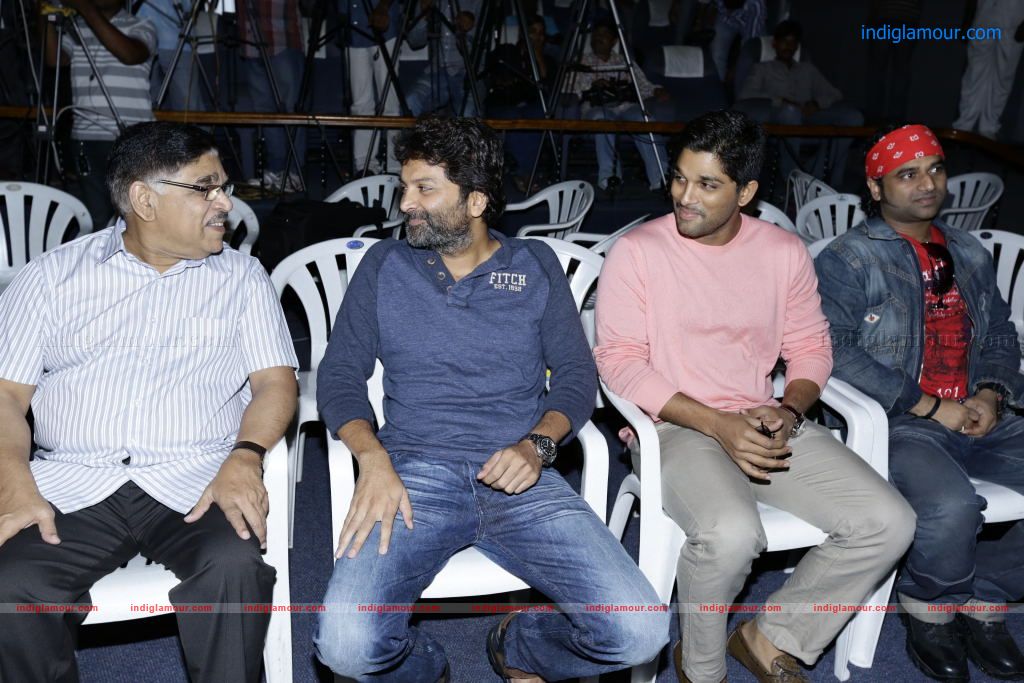 Julayi Pakado Pakado Song Release Event hd photo