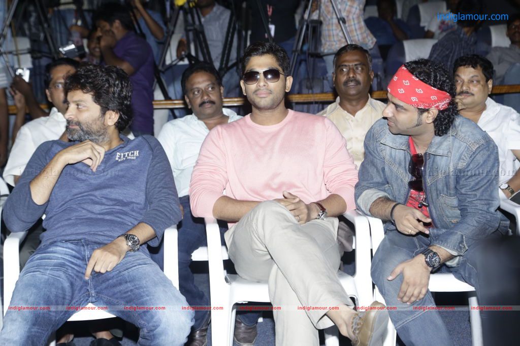 Julayi Pakado Pakado Song Release Event hd photo