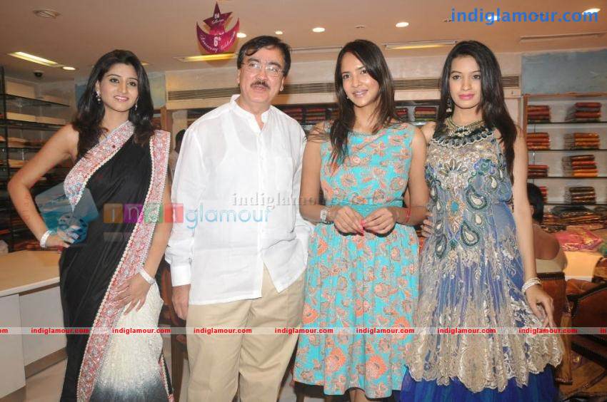 Lakshmi Manchu And other Celebs At Neerus Elite 6th Anniversary Event hd photo